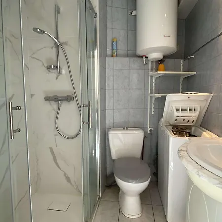 T2 Climatise Avec Balcon, Parking, Et Wifi - - Fr-1-553-224